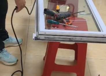 更换窗户密封条